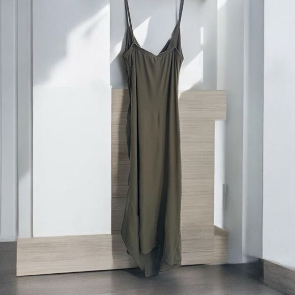 NWT PrettyLittleThing Khaki Soft Touch Jersey Ruched Midi Dress Plus Size 14 - Picture 3 of 4